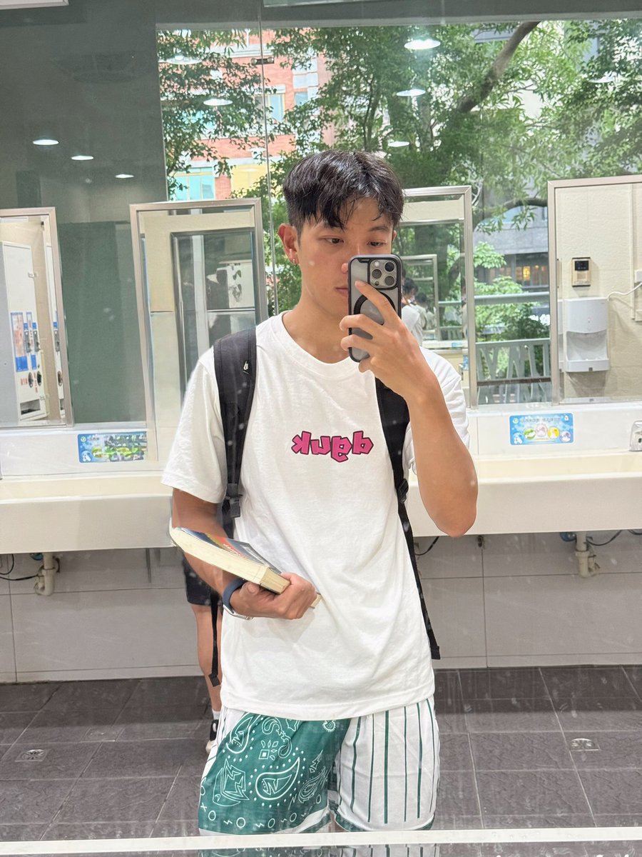 drakemaster01's tweet photo. 左新真的是高中的回憶 https://t.co/Fq2Nl2z8y1