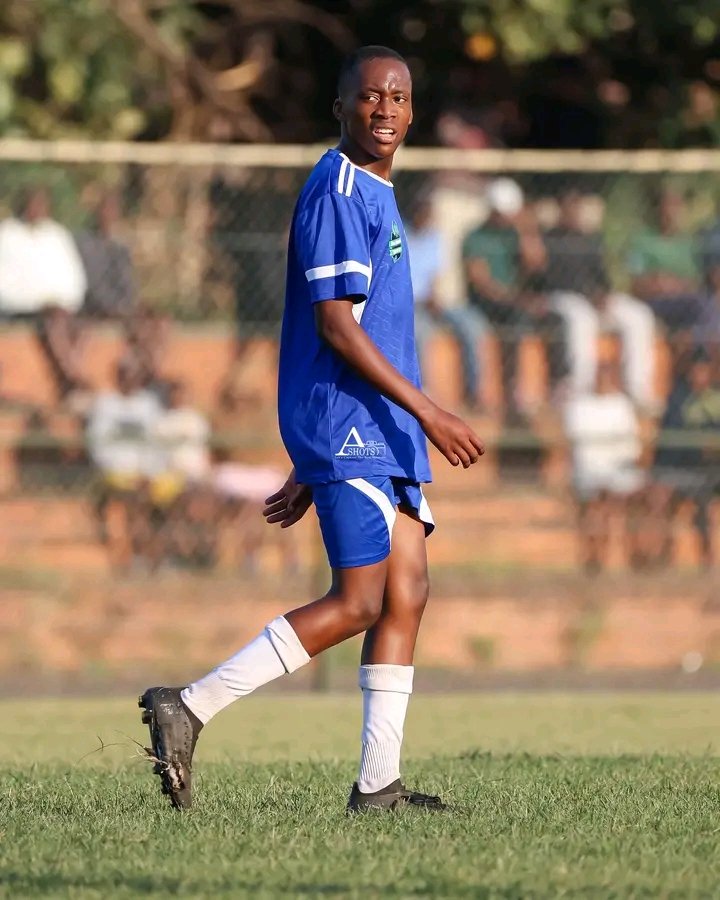 DiphiriBen10's tweet image. It’s so painful to see a soccer player without soccer boot’s 🤞
Last Frame💔
@robertmarawa @itukhune_32 @METROFMSA @ThobelaFMYaka