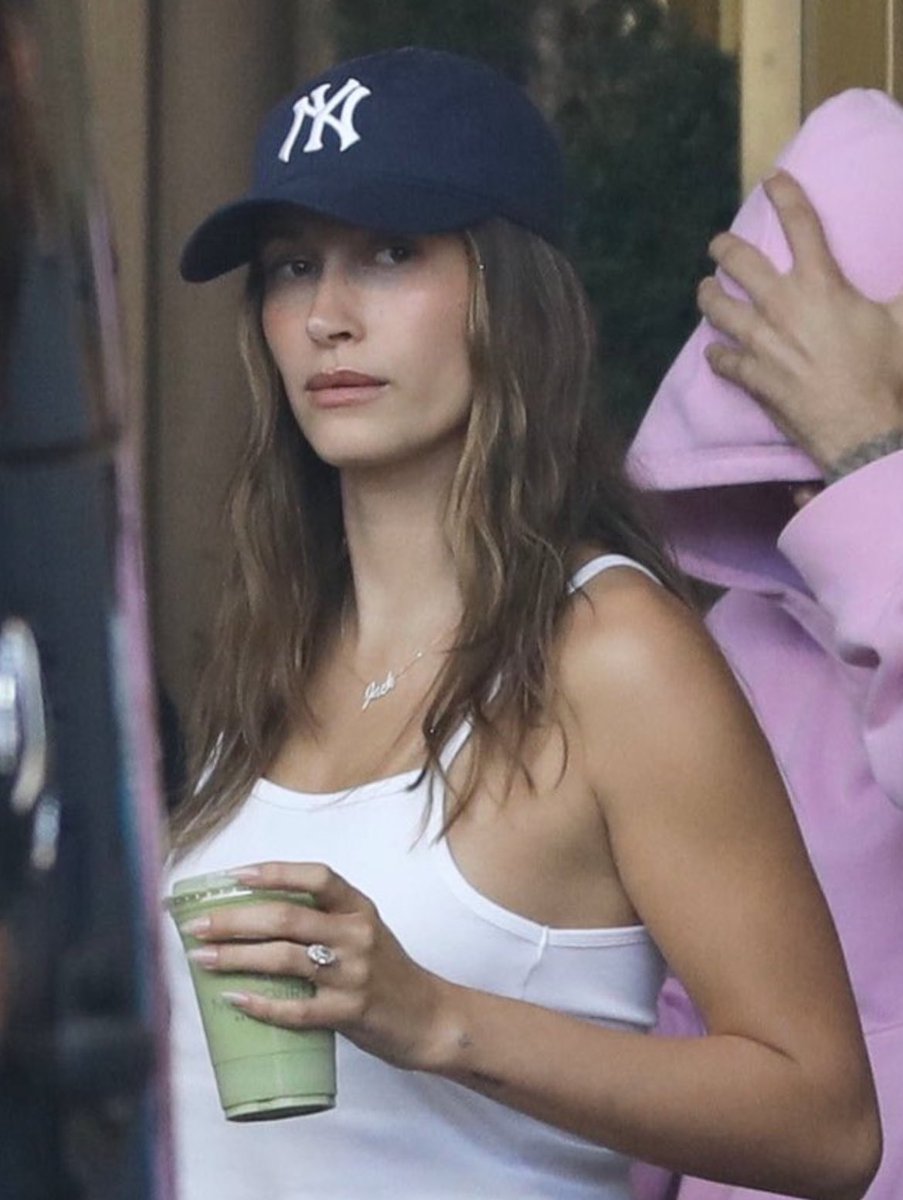 archiveshailey's tweet image. hailey bieber recently