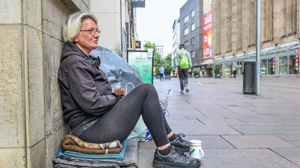 WerteUnionHB's tweet image. Von bürgerlichem Leben auf die Straße – Wie Bremen seine Menschen zurück ins sichere Zuhause holt
Monika Sturm und ihr Partner Markus Friedrich führen uns vor Augen, wie schnell ein geordnetes Leben aus den Fugen geraten kann. Vor nur wenigen Monaten lebten sie noch in einer…