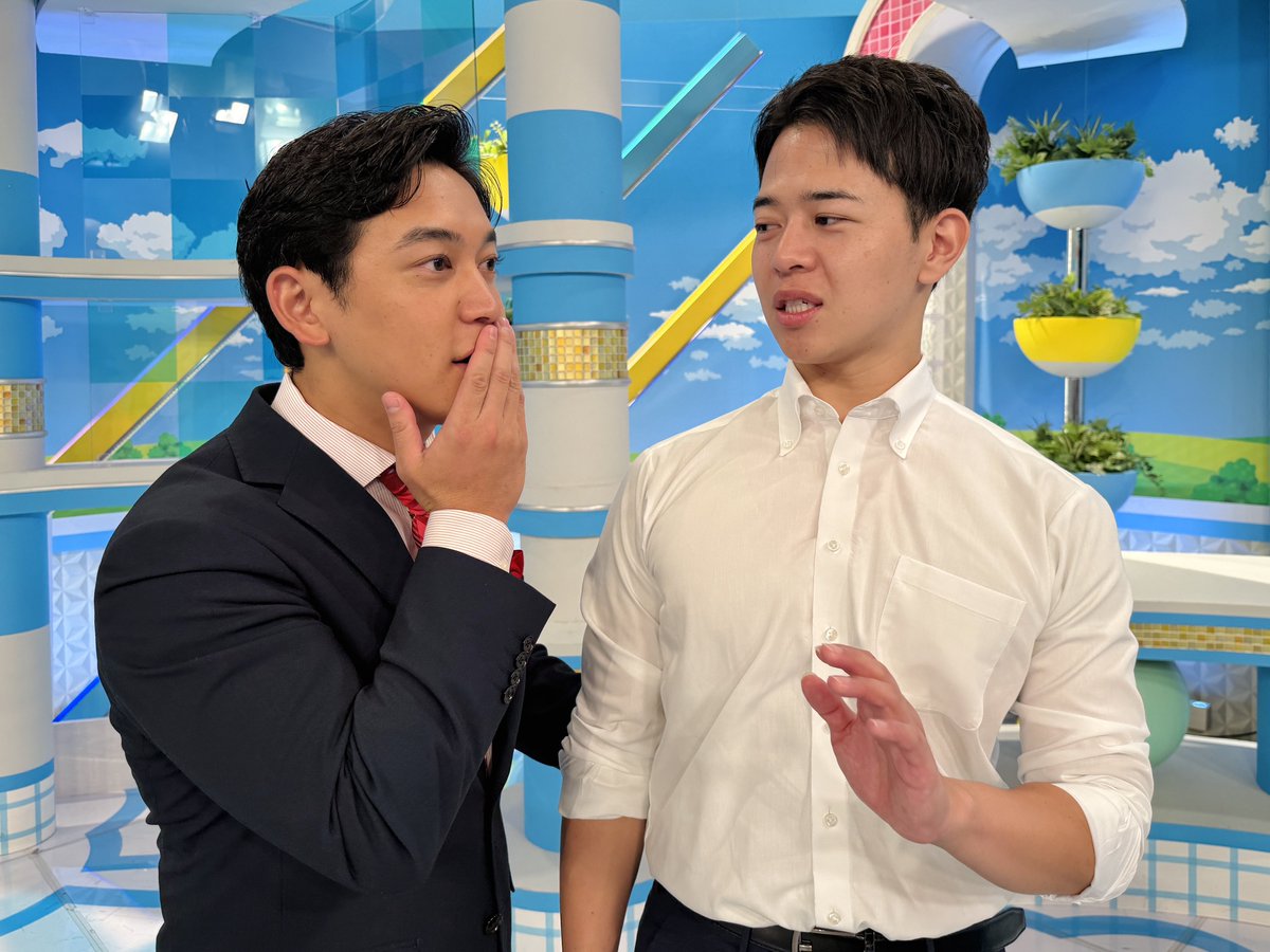ohaasaofficial's tweet image. ˖·꙳💫 𝕠𝕗𝕗 𝕤𝕙𝕠𝕥
#おは朝 スタッフは見た👀.ᐟ
今週もご視聴いただき
ありがとうございました🌻
小西アナと撮影会をしていると
どこからともなく小櫃アナが…
2人が揃うと一気に男子校のノリに💧
きょうも安定の #こにこび でした🤷
来週のおは朝もおたのしみに!
#おはよう朝日です…