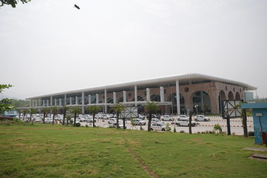 23 जुलाई 2025 | देहरादून एयरपोर्ट
✈️ आगमन उड़ानें: 14
👥 आगमन यात्री: 1,975
✈️ प्रस्थान उड़ानें: 14
🧳 प्रस्थान यात्री: 1,738

#DehradunAirport #Uttarakhand #SafeTravel