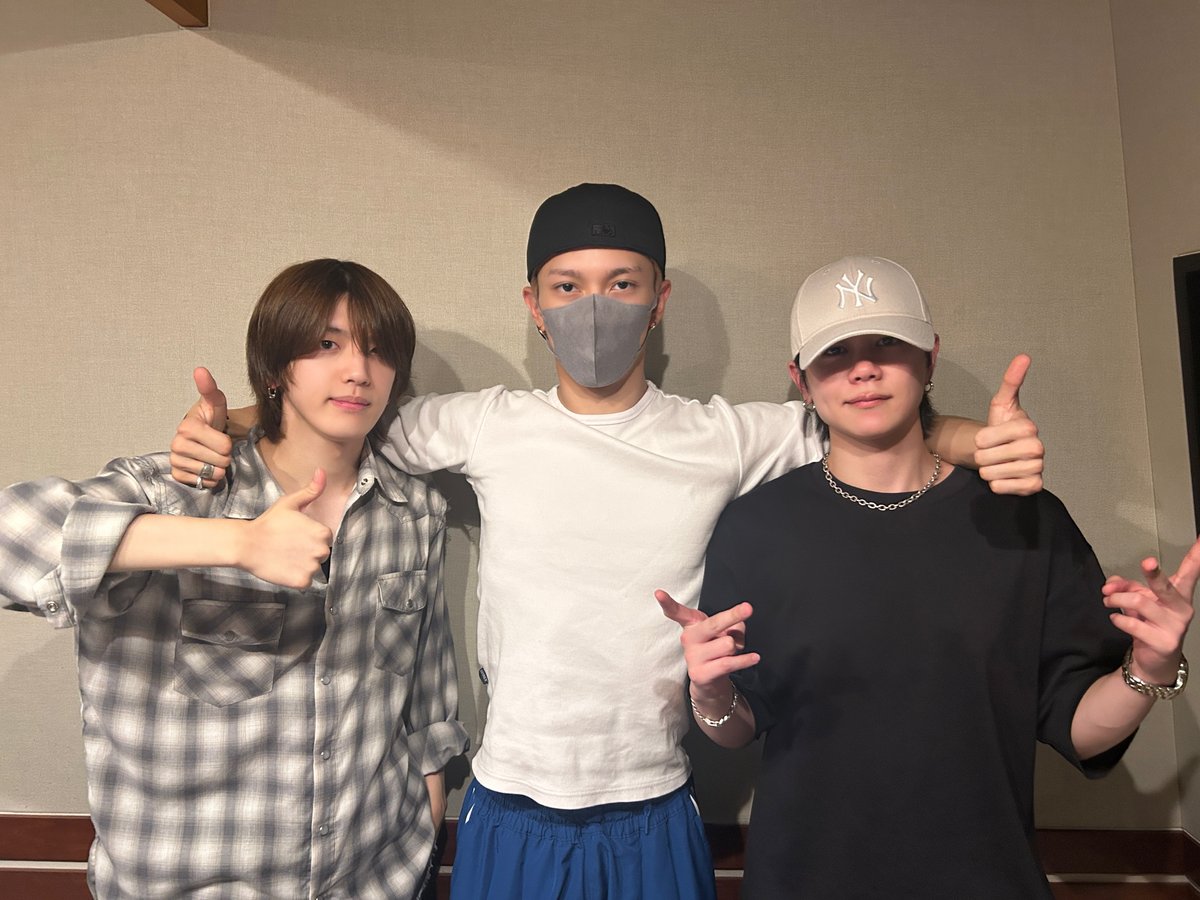 From_INI's tweet image. \1時台ありがとうございました/
🗣️#藤牧京介 #髙塚大夢 #池﨑理人
髙塚くんの好きなアイスはシャトレーゼのバナナアイスでした🍌
チューチューアイス皆さんはなんて呼んでますか…?
後半も引き続きお付き合いください❣️
⬇️radikoはコチラ!#INI #MINI
radiko.jp/share/?sid=FMT…