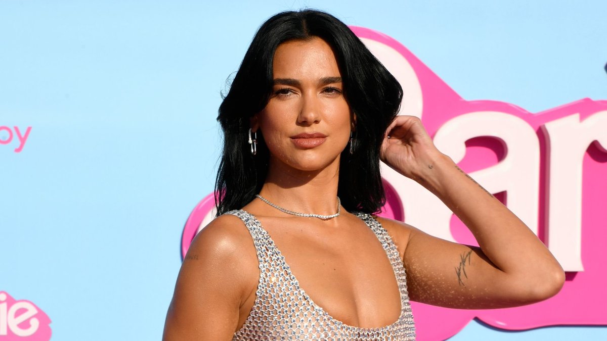 itxdan13's tweet image. Artistas femininas que venderam mais álbuns nos anos 2020 📊
#1. Taylor Swift - 52.1M
#2. Olivia Rodrigo - 28.7M
#3. SZA - 18.1M
#4. Dua Lipa - 15.8M
#5. Ariana Grande - 15.5M
#6. Sabrina Carpenter - 15.2M
#7. Doja Cat - 14.1M
#8. Billie Eilish - 10.5M
#9. BLACKPINK - 10.1M