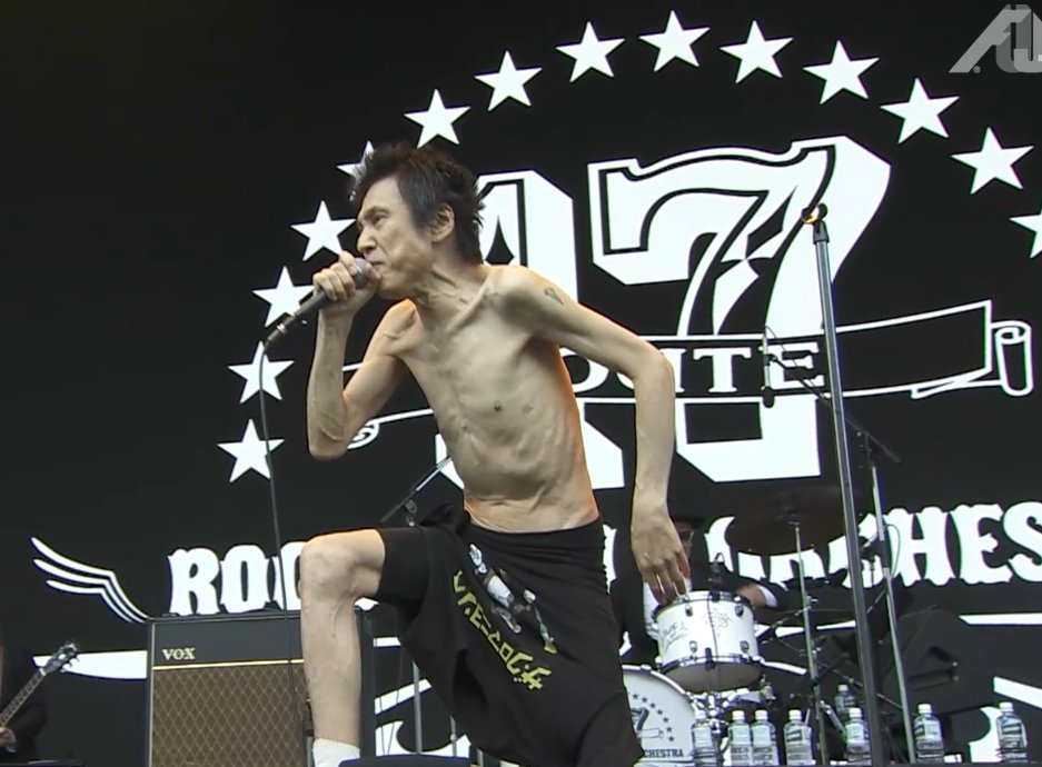 ヒロトさんて昔からTシャツ履くの好きよねw流行れ！w