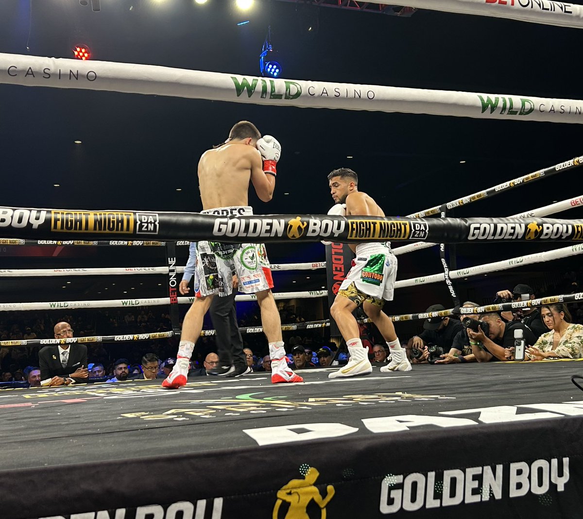 LinacreMedia's tweet image. And now, live from #Indio, IT’S GO TIME‼️
A #CoachellaValley 🧨💥 between #GucciManny and #ElNinoDorado. ☀️🌵
Catch @GoldenBoyBoxing around the 🌎 on @daznboxing right now — you’ll know the #Announcer‼️
#Boxing #RingAnnouncer #LinacreMediaEvents 🎤👊💥💪