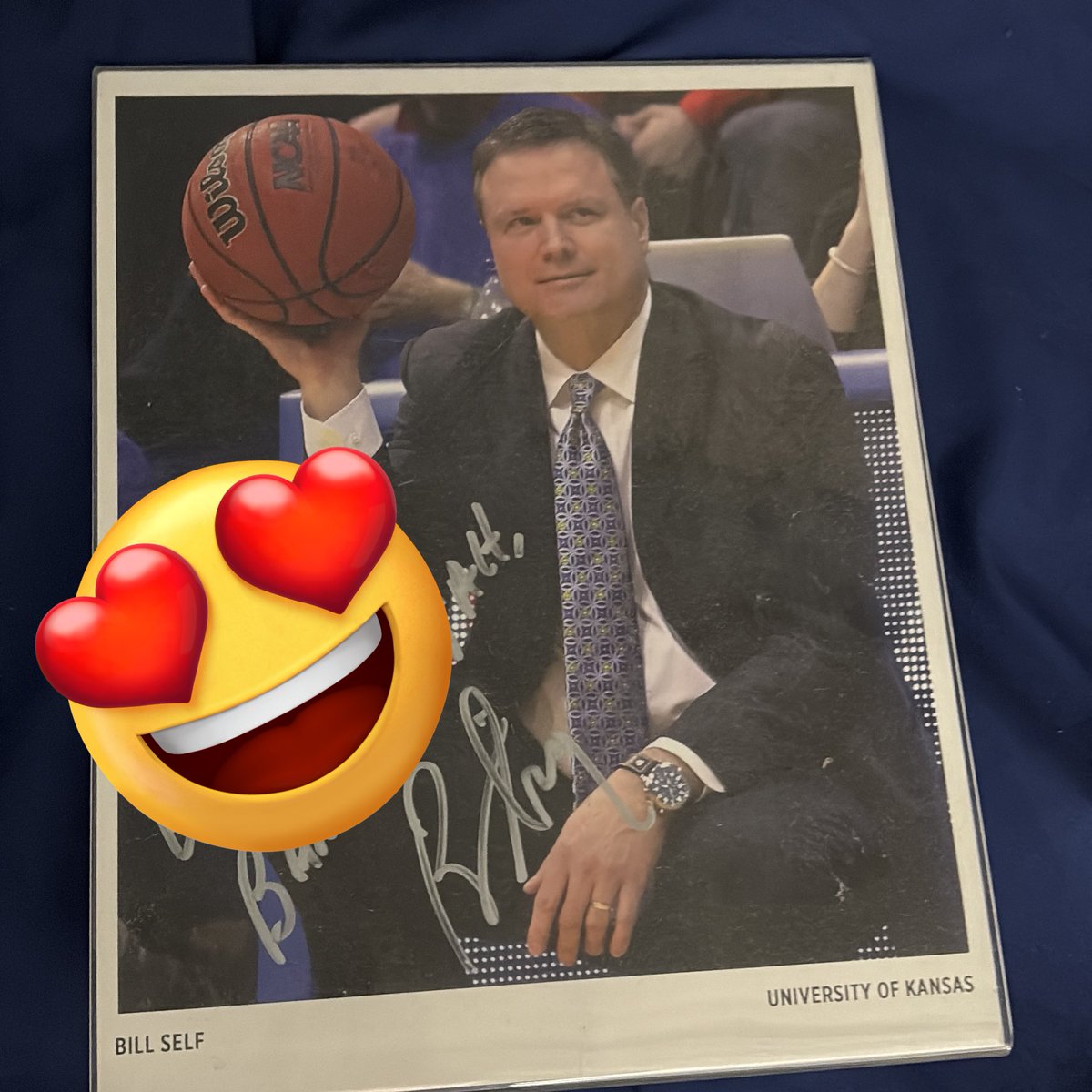 FloryLover40's tweet image. Fucking goat, i love you. Allen Fieldhouse will live forever, but soon to be Eugene Billy Self/ Naismith Court #BillSelf #HallOfFame