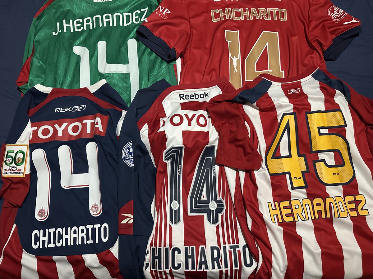 Archivismo's tweet image. Me confirma mi Juditas de la barra, que al minuto 14 habrá una ovación en apoyo al ídolo de multitudes, el General Chicharito Hernández. 🫡
HONOR 👏🏼