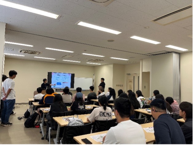 TUFS_PR's tweet image. 【TOPIC】7月16日、中国・上海より高校生32名と引率者5名が来学しました。説明会や交流セッション、学生によるキャンパスツアー、食堂での昼食を通じて、本学の雰囲気を体感いただきました。
tufs.ac.jp/NEWS/trend/250…