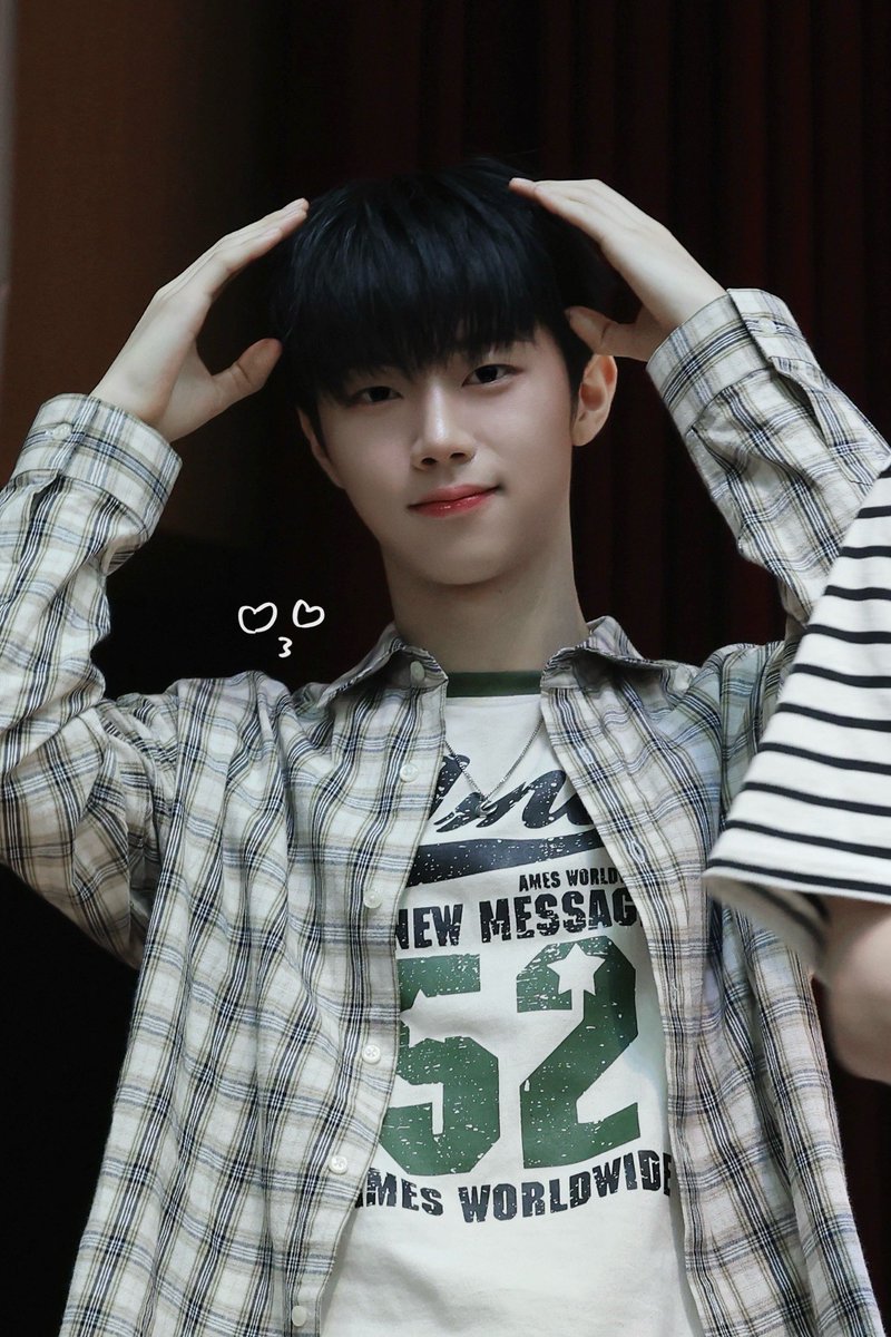alldayhw's tweet image. 250724 애플뮤직 

#싸이커스 #xikers #현우 #HYUNWOO
