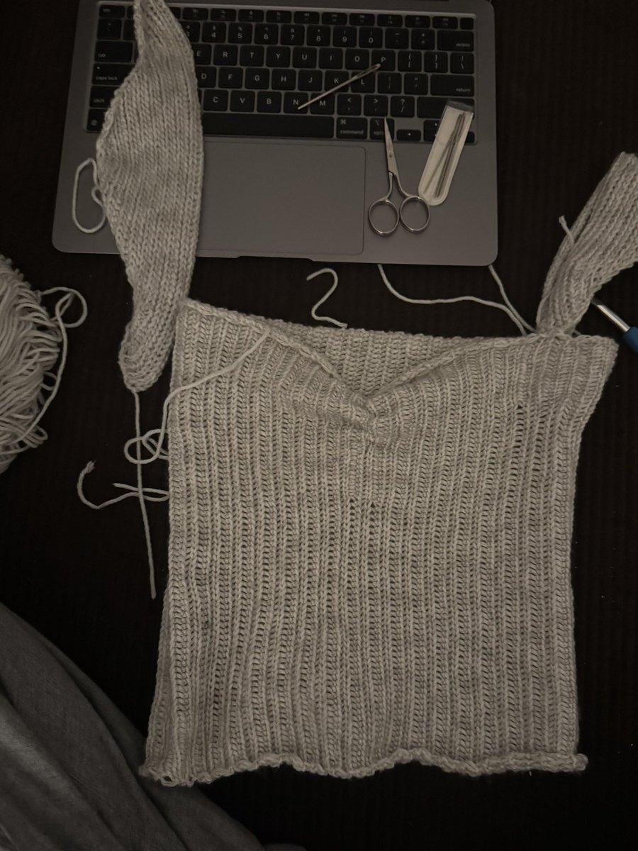 AlysonXIII's tweet image. writing my first crochet pattern :P