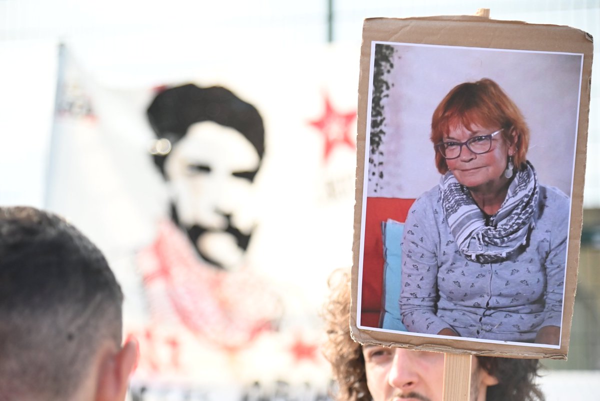 SecoursRougeT's tweet image. 🚩🇵🇸 Aujourd'hui, Georges Abdallah est sorti de prison et retourne au Liban en homme libre et debout. Hier, nous étions encore rassemblés devant la prison de Lannemezan pour réaffirmer qu'il est de nos luttes et que nous serons toujours de son combat.