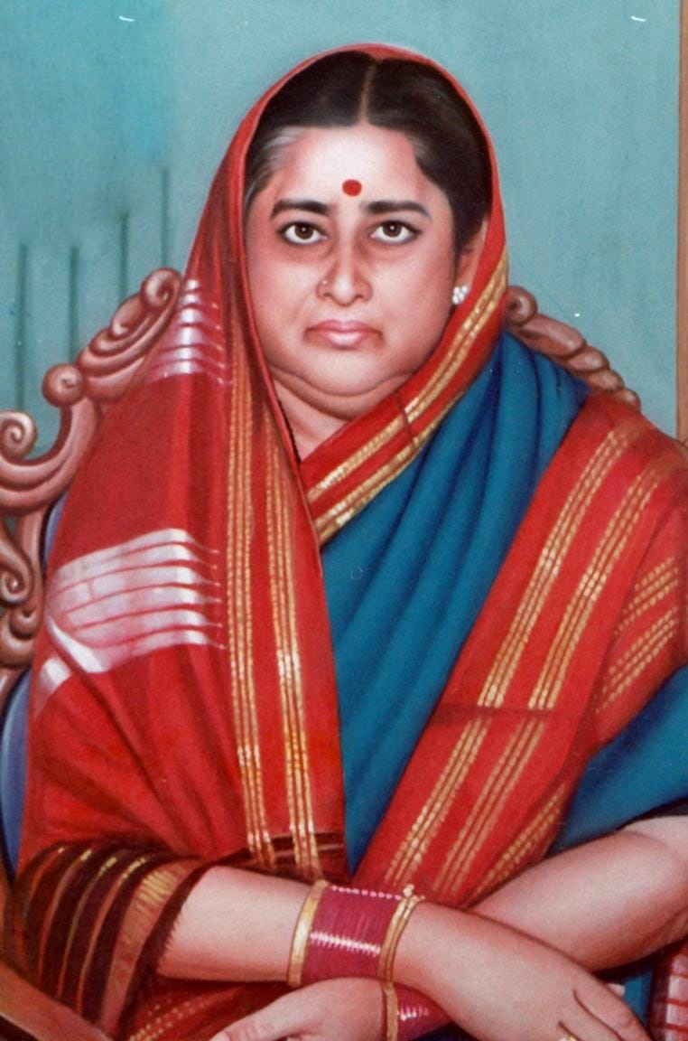 MeDeshmukh's tweet photo. आज आजींची (आदरणीय सुशीलादेवी देशमुख) पुण्यतिथी. त्यांच्या स्मृतींना मी विनम्र अभिवादन करतो.
त्यांचे संस्कार, शिकवण आजही आम्ही कुटुंबात अनुभवत आहोत आणि त्याच मार्गावरून पुढे जात आहोत.
.
.
#SushiladeviDeshmukh #Aaji
.
.
@AmitV_Deshmukh @Riteishd https://t.co/OcBQ0fWODk