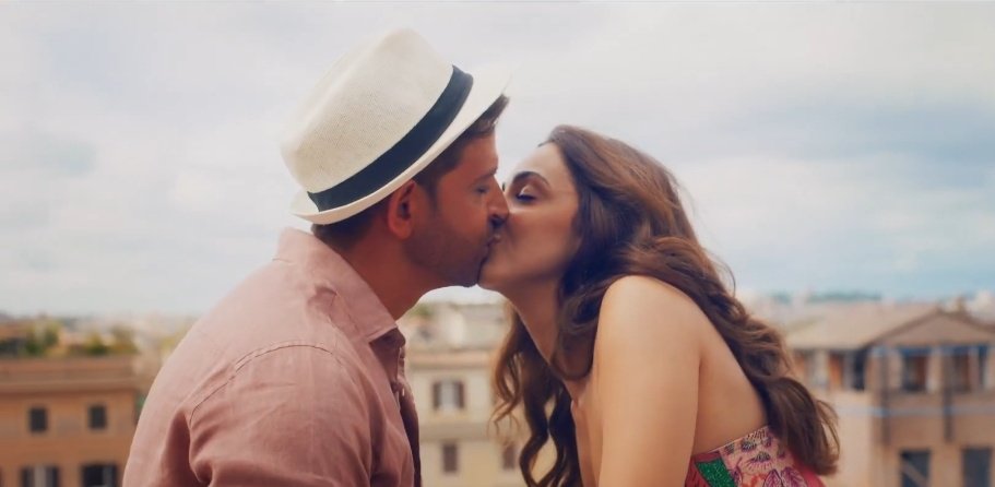 _PatilVishwajit's tweet image. #HrithikRoshan × #KiaraAdvani Pair 🔥🔥🔥🔥
Kiss Scene Highlight Of Film #War2
#WAR2TrailerEurophia #JrNTR #WAR2Trailer