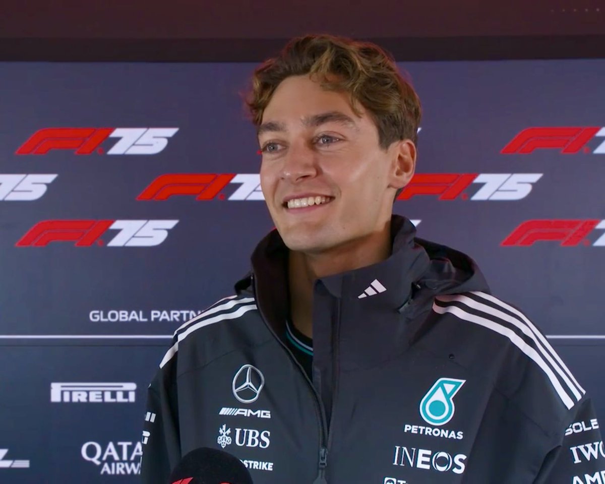 PrimeF1__'s tweet image. “…No tengo nada de qué preocuparme, pero no hay nada que anunciar.
No estoy explorando opciones en este momento. Obviamente, Mercedes me maneja y me gestiona, así que, en última instancia, ellos controlan mi destino.
Pero estoy rindiendo, estoy haciendo mi trabajo, tengo la…