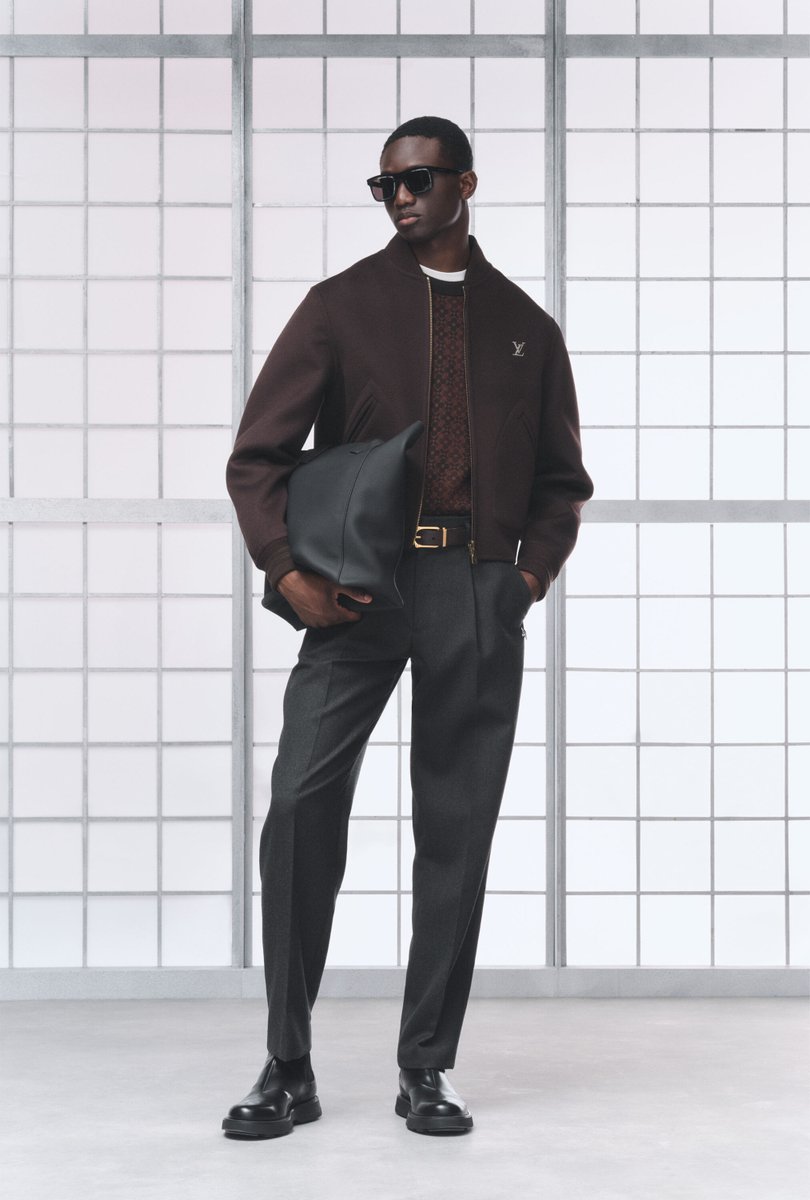kendam_com's tweet image. Louis Vuitton Men Formal 2026 kendam.com/news/lookbooks… 

#LouisVuitton #Menswear #Formal2026 #Lookbooks #Paris #Fashion #Kendam