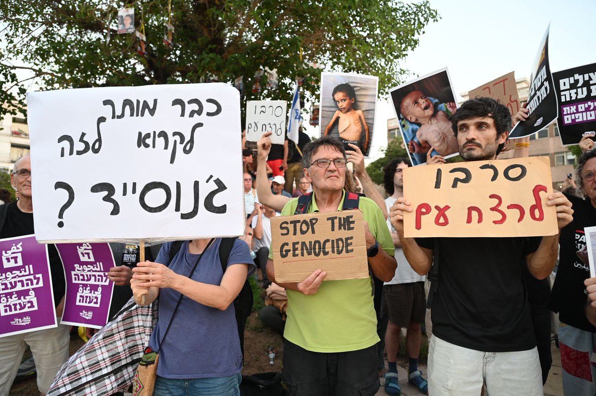 Mistaclim's tweet image. עומק ההכחשה כעומק ההשמדה.
החברה הישראלית אינה רוצה לשמוע על ההרס, על הרעב ועל המוות בעזה. כי עם הידיעה באה ההכרה, האחריות והאשמה -
עזה אינה נהרסת מעצמה יש מישהו שמחריב והורס את מבניה ומורשתה.
עזה אינה רעבה בשל בצורת יש מישהו שמרעיב אותה בשיטתיות בפשעי מלחמה סדורים תוך שהוא…
