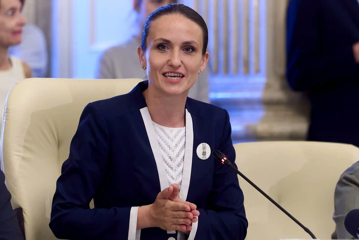 Foreign Minister Oana Țoiu has announced that Romania will introduce a normative act that will criminalize companies and individuals trying to circumvent the sanctions imposed on the Russian Federation at European level.
🇷🇴🇪🇺