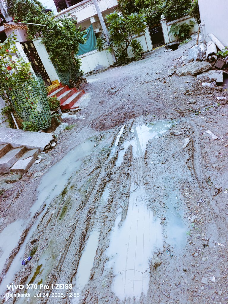 MetukuK's tweet photo. @sanitationmck @MC_Karimnagar @bandisanjay_bjp this is the situation in my colony Maruti nagar 30 division please sanction new roads up to new roads repair kindly request from our division people https://t.co/5ag1BBymnr
