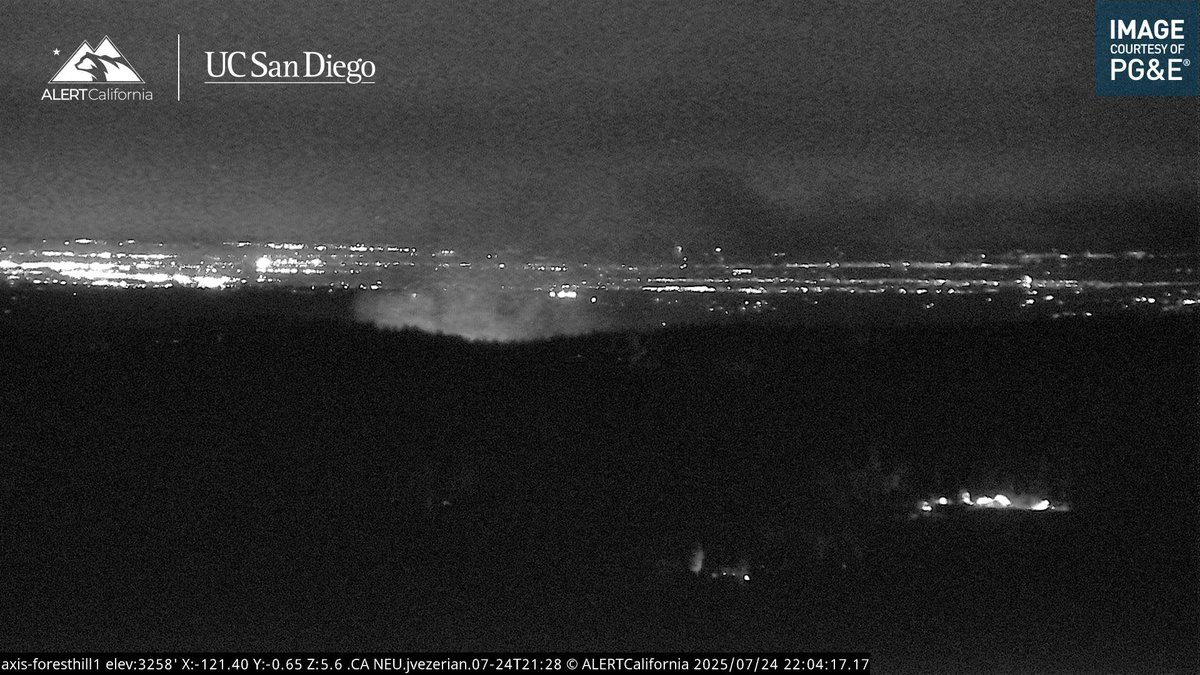 The fires location has been updated to the Middle Fork of the American River near Sliger Mine Rd.

The fire is well established at 10 acres, moving at a moderate rate of spread.

2 crews, 2 water tenders, 1 dozer, and 5 agency engines have been requested.
#SligerFire #BelleFire