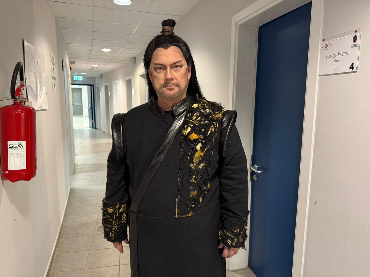 It’s only been a few days here in Torre del Lago, but it’s been wonderful!  With so many of my colleagues here, it’s been a nonstop reunion.  

See you tomorrow for Turandot!  

Gotta rest up and get ready for those riddles…!  

#Kundeperforms
#thistenorneverstops
#gregorykunde