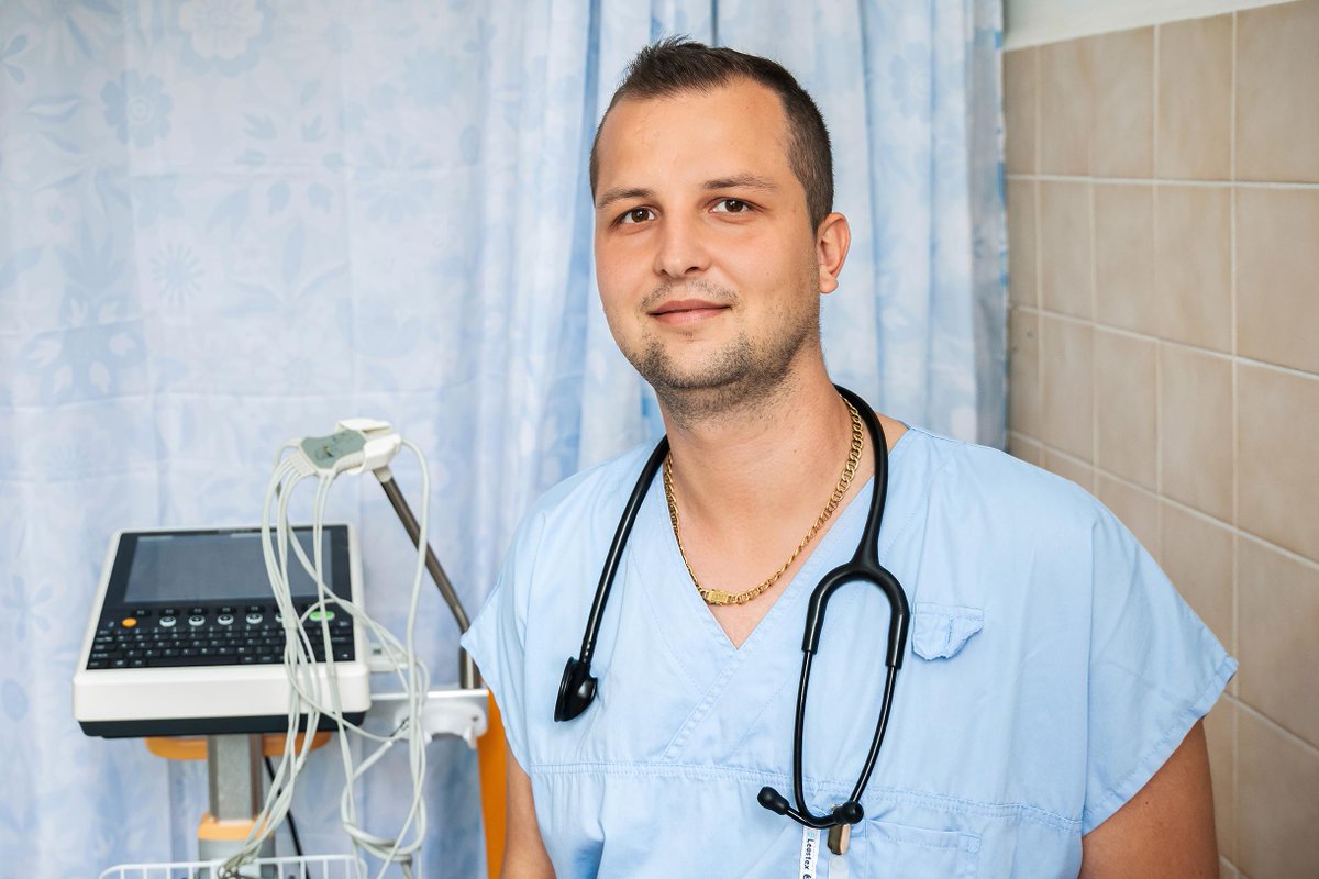 FN_Ostrava's tweet image. 📻Poslechněte si zajímavou reportáž, kterou @CRoPlus natočil o tom, že lékaři @FN_Ostrava🏥se snaží vylepšit léčbu chronického srdečního selhání💓Za tímto účelem spustili výzkum, který už má první výsledky.
👉Reportáž začíná v čase 13:55➡️1url.cz/nJGpl