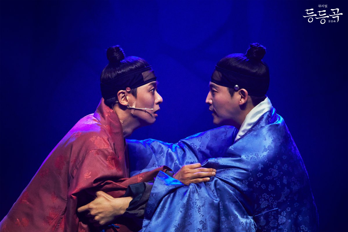 ninestory9's tweet image. 🎭뮤지컬 #등등곡
▪️등등회 모임 사진 공개
♪ ⎝㋡⎠⎝㋡⎠⎝㋡⎠⎝㋡⎠⎝㋡⎠ ♪
𝘔𝘜𝘚𝘐𝘊𝘈𝘓 등등곡
𝟤𝟢𝟤𝟧.𝟨.𝟤𝟦-𝟫.𝟣𝟦 @ʏᴇꜱ𝟤𝟦ꜱᴛᴀɢᴇ𝟣