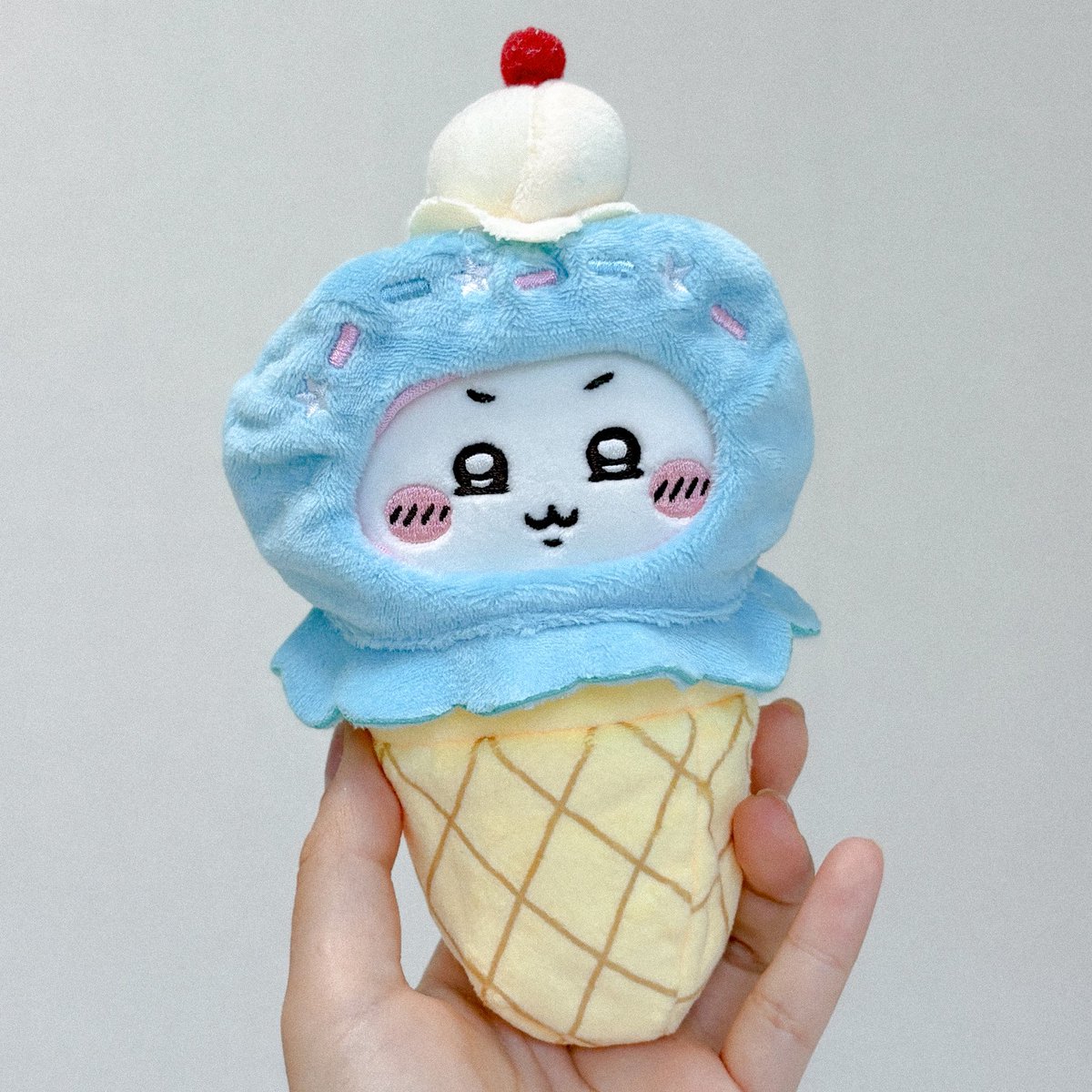 chiikawahing's tweet image. 아 이거는 꼭 사셔야 해요
다이소 감다살 인형 옷 🍦