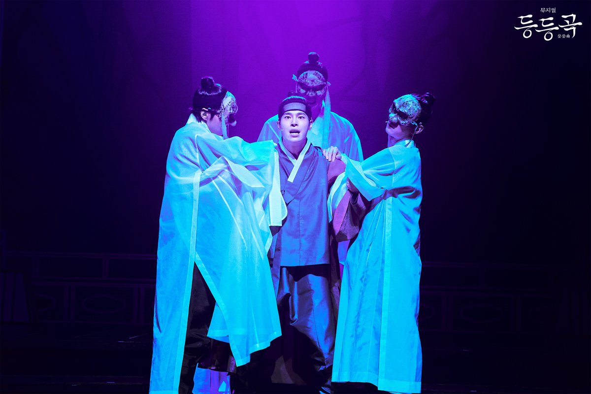 ninestory9's tweet image. 🎭뮤지컬 #등등곡
▪️등등회 모임 사진 공개
♪ ⎝㋡⎠⎝㋡⎠⎝㋡⎠⎝㋡⎠⎝㋡⎠ ♪
𝘔𝘜𝘚𝘐𝘊𝘈𝘓 등등곡
𝟤𝟢𝟤𝟧.𝟨.𝟤𝟦-𝟫.𝟣𝟦 @ʏᴇꜱ𝟤𝟦ꜱᴛᴀɢᴇ𝟣