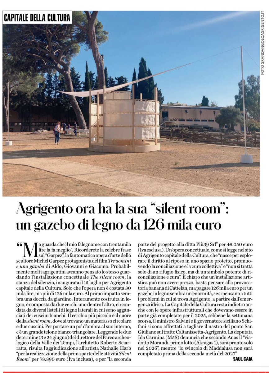 konomoronao's tweet image. Ma complimenti a chi l’ha pensata! Ad Agrigento capitale della cultura invece dell’acqua e lavoro si concedono un gazebo di legno che sembra un vespasiano, costato “solo” 126 mila euro.