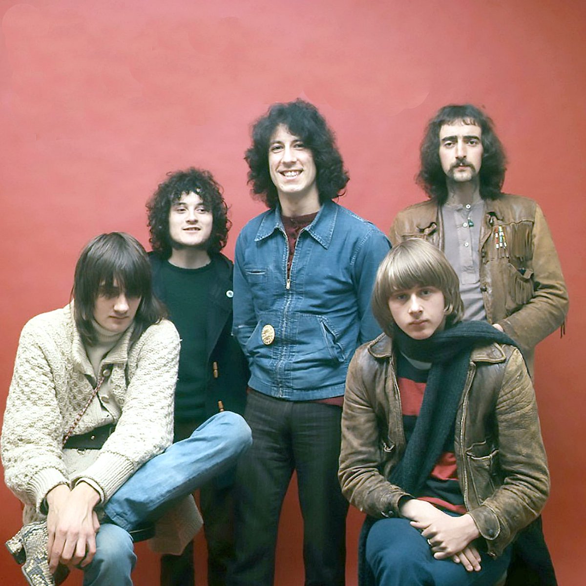 dvesean's tweet image. July 25 2020

The Founder Of Fleetwood Mac,
Peter Green 73 d. today 5 yrs ago.

Next time you hear:

&quot;Black Magic Woman&quot;/Santana,
Peter Green wrote that song.

Fleetwood Mac&apos;s &quot;Albatross&quot; also written by Peter, was the inspiration for The Beatles&apos; &quot;Sun King&quot;/Abbey Road.

R&amp;amp;R HOF