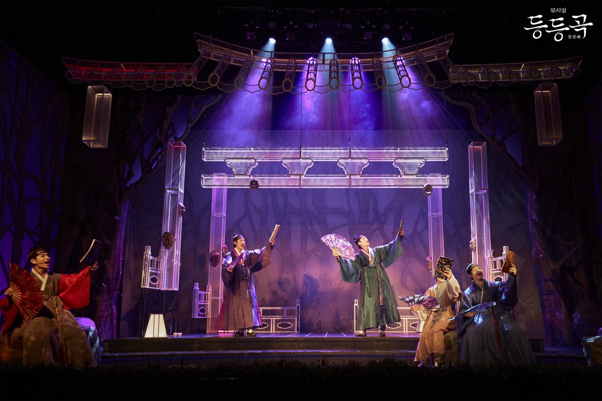 ninestory9's tweet image. 🎭뮤지컬 #등등곡
▪️등등회 모임 사진 공개
♪ ⎝㋡⎠⎝㋡⎠⎝㋡⎠⎝㋡⎠⎝㋡⎠ ♪
𝘔𝘜𝘚𝘐𝘊𝘈𝘓 등등곡
𝟤𝟢𝟤𝟧.𝟨.𝟤𝟦-𝟫.𝟣𝟦 @ʏᴇꜱ𝟤𝟦ꜱᴛᴀɢᴇ𝟣