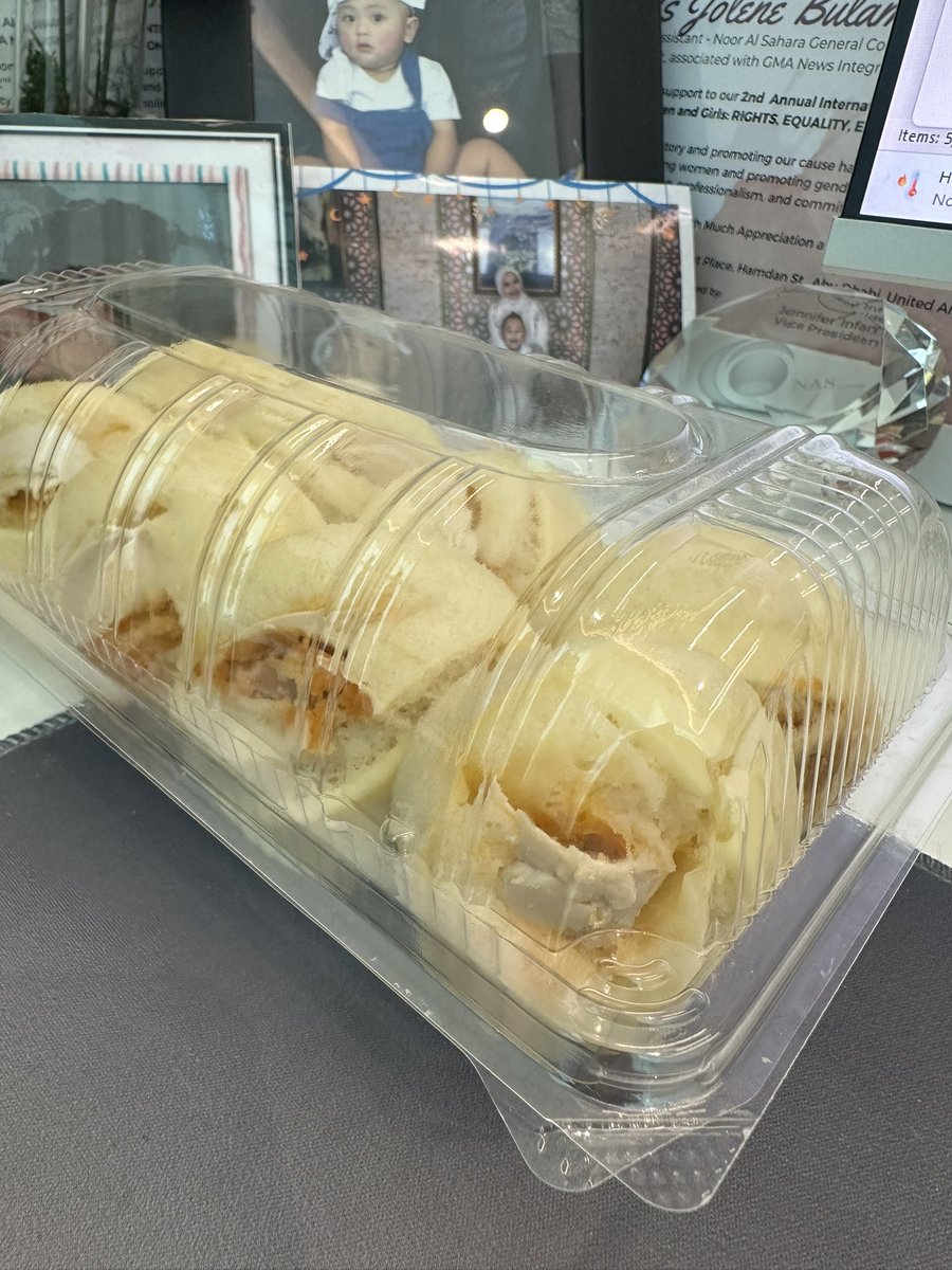 BisdakV's tweet image. What a way to start my Friday with these delectable Pinoy delicacy!

Thanks to colleagues who can really bake well!

#puto #workplace #Filipinodish #AbuDhabi #UAE #colleagues