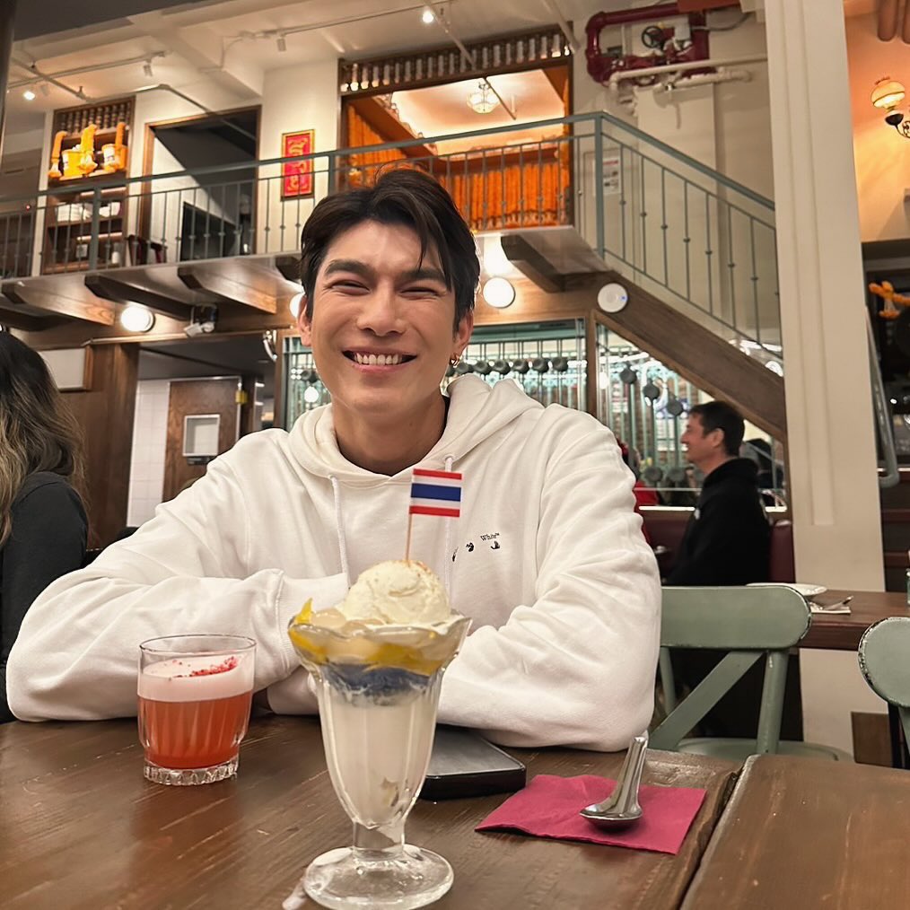𝙼𝚒𝚔𝚒𝚔𝚘 (@mikiko10602012) on Twitter photo ここのお店、去年も行ってた☺️🍨
instagram.com/p/C3WOXNDNtrn/…
<a href="/MSuppasit/">mewsuppasit</a>
#MewSuppasit
#มิวศุภศิษฏ์
Cr. pranakhon_nyc IG ここのお店、去年も行ってた☺️🍨
instagram.com/p/C3WOXNDNtrn/…
<a href="/MSuppasit/">mewsuppasit</a>
#MewSuppasit
#มิวศุภศิษฏ์
Cr. pranakhon_nyc IG