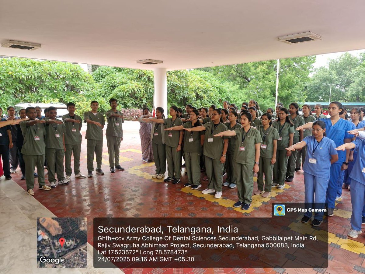 ACDSHyd's tweet image. Celebrating #HarithaHaram Week 🌱, the Dept. of Public Health Dentistry &amp;amp; NSS at Army College of Dental Sciences organized a pledge ceremony on 24/07/25, fostering environmental awareness and commitment to a greener future. 💚🌍 #GoGreen