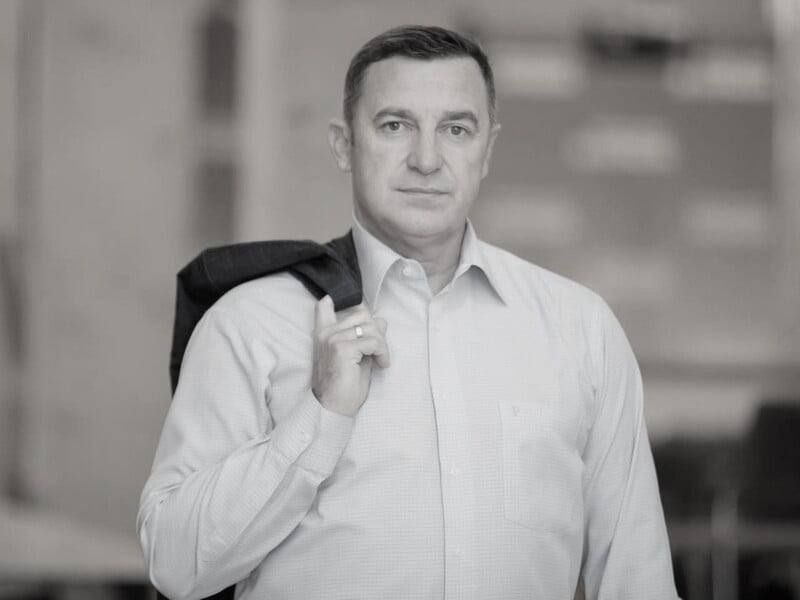 KyivOperativ's tweet image. Вчора у мото-ДТП загинув нардеп від «голосу» Ярослав Рущишин.
Аварія сталася в Івано-Франківському районі. Попередньо, Ярослав, перебуваючи за кермом мотоциклу, не впорався із кермуванням і зіштовхнувся з іншим транспортним засобом. Помер дорогою до лікарні.