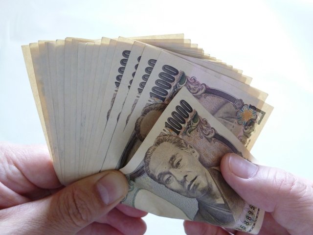 yumejirusi_7777's tweet image. パチンコ店残業代未払い請求ポストをしてきました
具体的な金額
就業前30分/就業後1h/休憩中業務1h/入替4h×2回
月30万給与1h約2000
1000+2000+2000=5000×22日=11万+入替16000=126000円
↑2年分=126000×24=3024000円
これに時間外&深夜手当
計3876000円
弁護士費用払っても300万近く回収可👍️