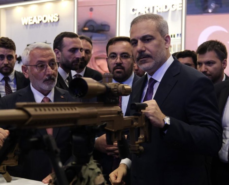 lavinyaa06's tweet image. Hakan Fidan’ı başarılı buluyor musunuz ?

A- EVET
B- HAYIR