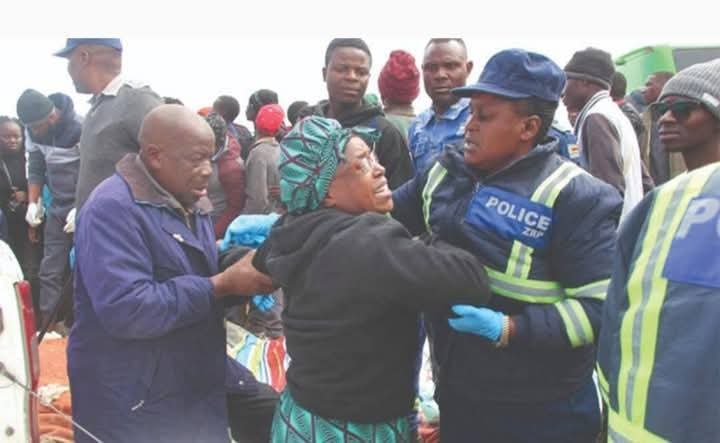 VulindlelaNdab2's tweet image. A heartfelt thank you to our @edmnangagwa for the generous donation of $1000 to each family affected by the Chitungwiza accident. Your kindness brought hope & relief during this difficult time. Siyabonga kakhulu @KMutisi @TendayiZinyama @Mug2155 @chrissy10charu @Zanupfparty