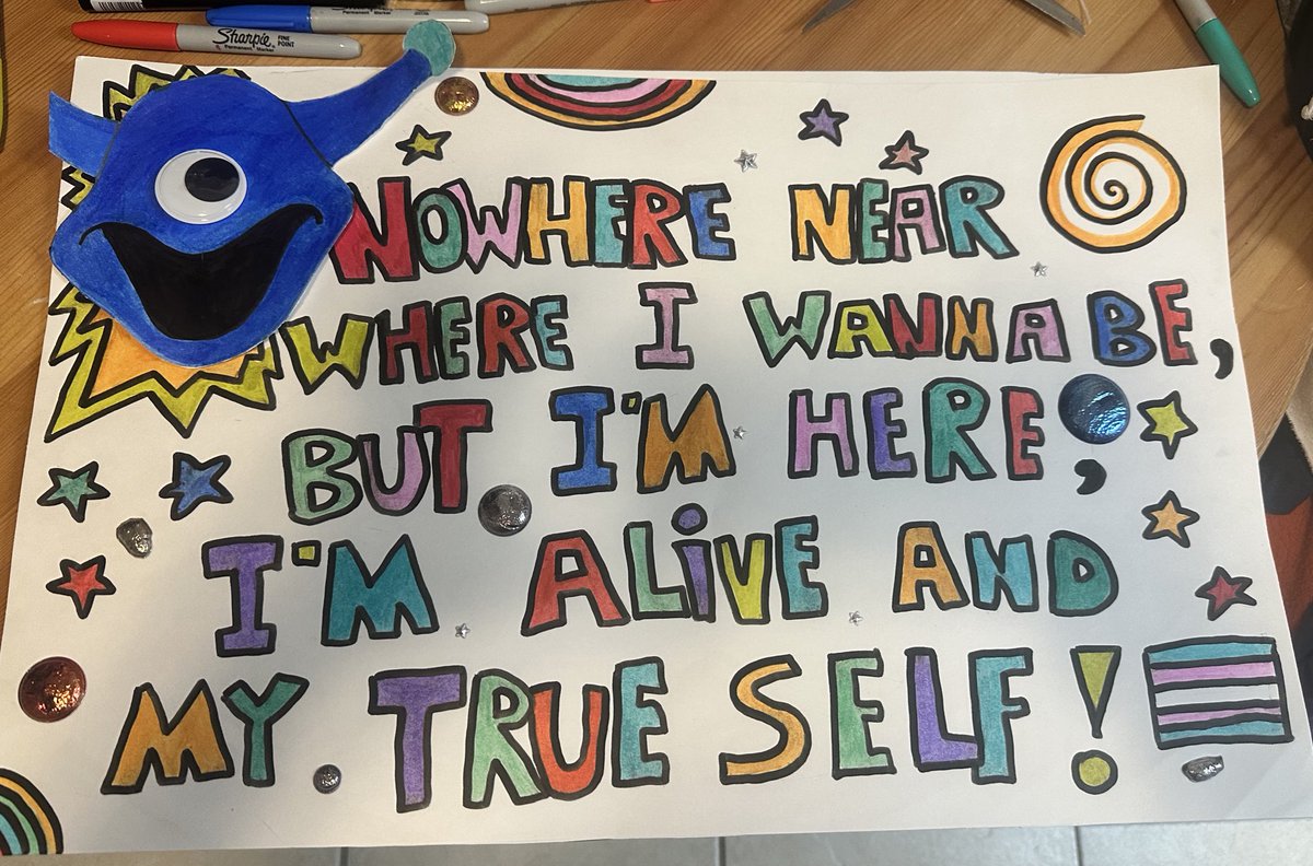 myloxylotwo's tweet image. i am ready for my show 😅
anyways this is my SIGN for saturday! (front & back)