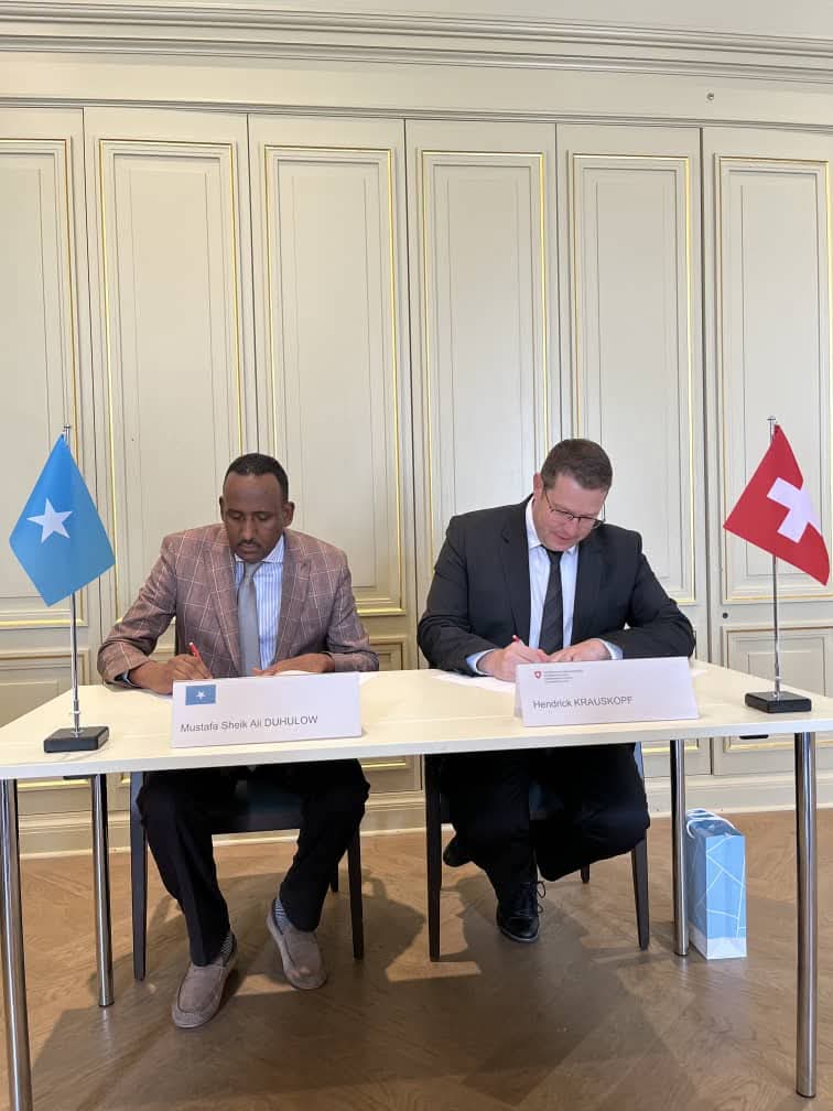 SONNALIVE's tweet image. Somalia's immigration officers are leveling up their skills in Switzerland. This training initiative will boost #BorderManagement, focusing on critical passport & ID checks at the borders with Kenya & Ethiopia, enhancing national security. #Somalia #Switzerland #Immigration…