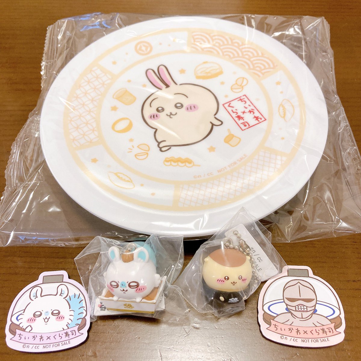 chotchan's tweet image. くら寿司ちいかわ参戦！
ちいかわのお皿も欲しかったけどお腹いっぱい。モモンガとくりまんじゅうもむちゃかわ。