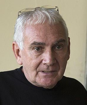 "Irakurleaz ez da normalean ezer esaten, irakurlea den arren edozein libururen benetako eragilea, ez baita liburua bakarrik ibil daitekeen izaki bizia. Irakurleaz ez da ezer aztertzen literaturaren historietan..."
J.Sarrionandia