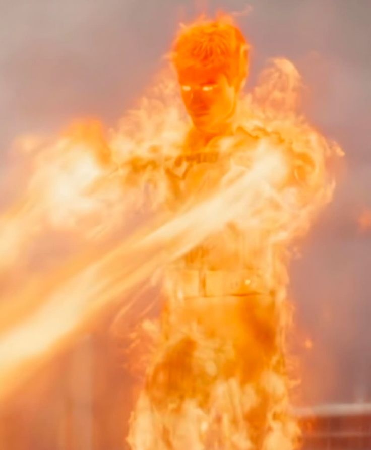 nerdverse01's tweet image. Vocês devem muitas desculpas ao Joseph Quinn! MELHOR TOCHA HUMANA JÁ FEITO, GOAT demais! Farmou aura o filme inteiro! Mostrou que Johnny também é inteligente pra krl e mostrou o lado família do Johnny! Esse cara nasceu pra ser o Tocha Humana!