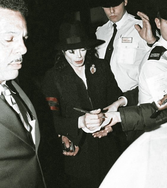 ︀ɐsᥲᥒ𝗍ᥱ (@an7body) on Twitter photo 