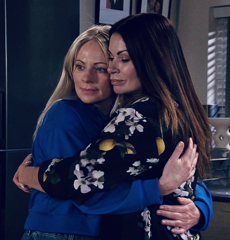 _chandelierbing's tweet image. Anyway, them. ♡