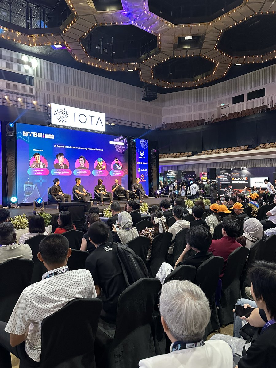 itsrukshan's tweet photo. Another day, another blockchain week #MYBW 🔥
Love seeing the scene grow - from OGs to uni kids soaking it all in.
Big energy, real builders, good vibes 🇲🇾💥

#Blockchainweek #Web3 #Crypto https://t.co/SPgcOsw4dx
