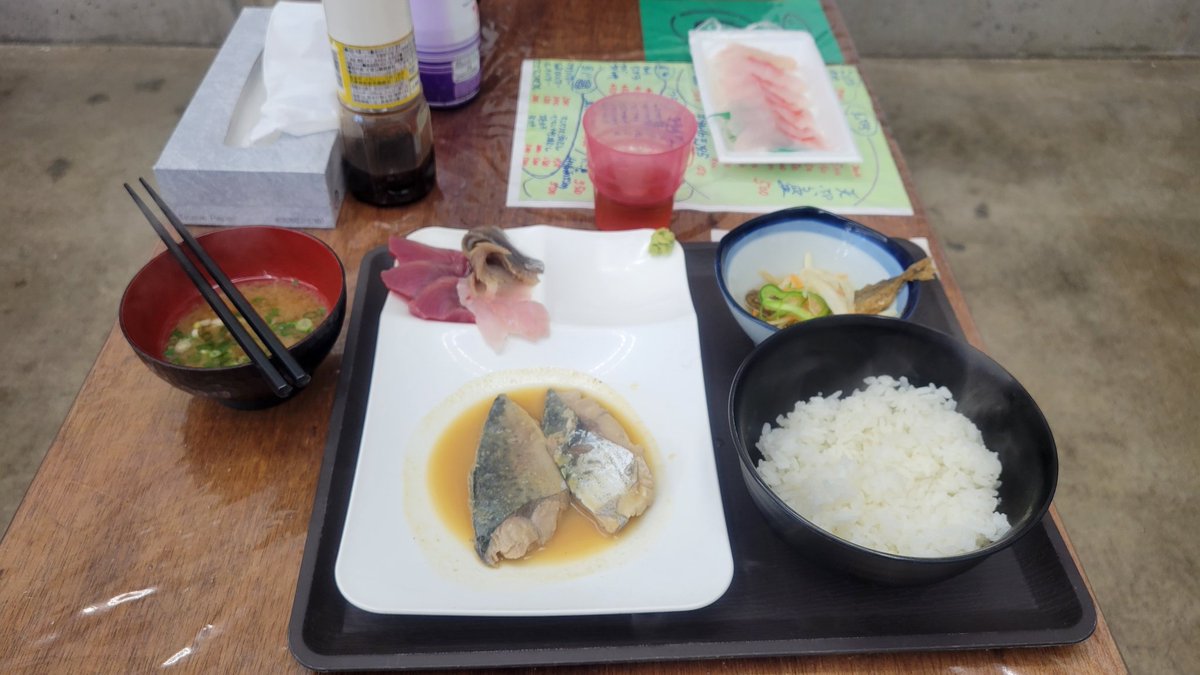 masy034's tweet image. これでご飯、あら汁食べ放題700円は最高すぎる

(キンメダイは別)