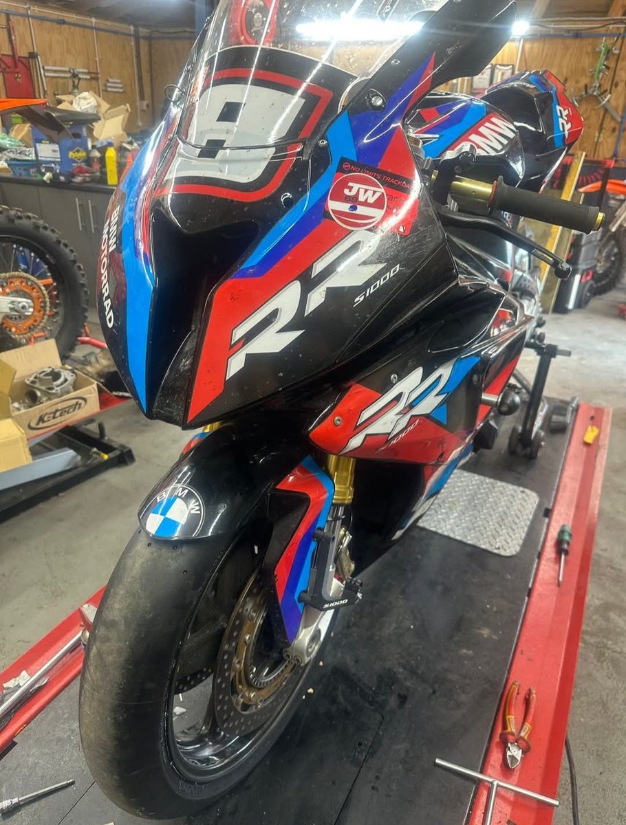 ProBikeUK's tweet image. It's frontend Friday.. 👊🏻
And how's this BMW S 1000 RR in the Dibtech Motorcycles workshop 🔥🧰
Let's see your frontend pictures below ⬇️📸
#ProBikeUK #FrontendFriday #BMW #FridayMotivation #EHS500