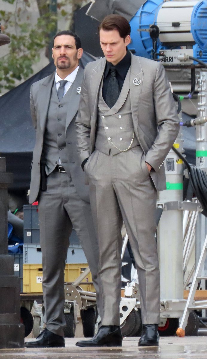 🚨 First look at Bill Skarsgård on the set of ‘THE DEVIL WEARS PRADA 2’ in New York City today